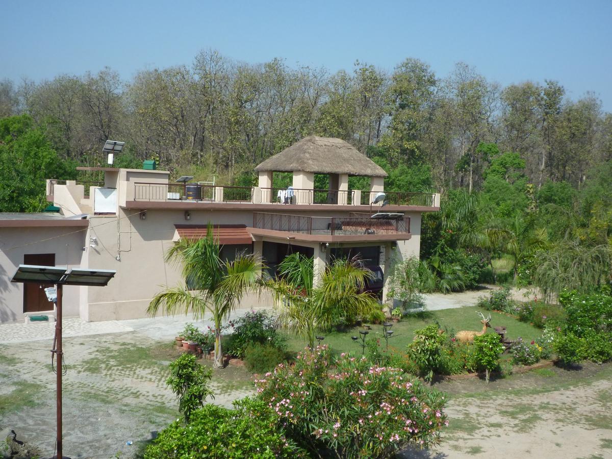 Lakhimpur V Resorts Dudhwa Wilderness Camp מראה חיצוני תמונה